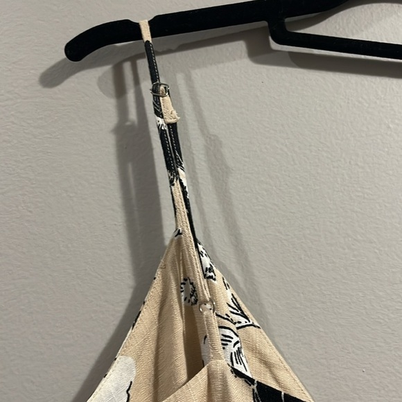 Dotti Black & Beige Floral Jumpsuit adjustable straps and zipper closure - Picture 6 of 9